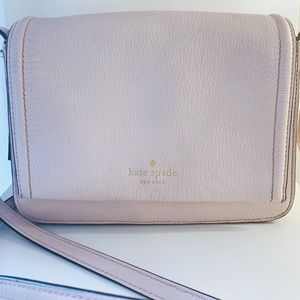 KATE SPADE LIGHT PINK CROSSBODY PURSE!